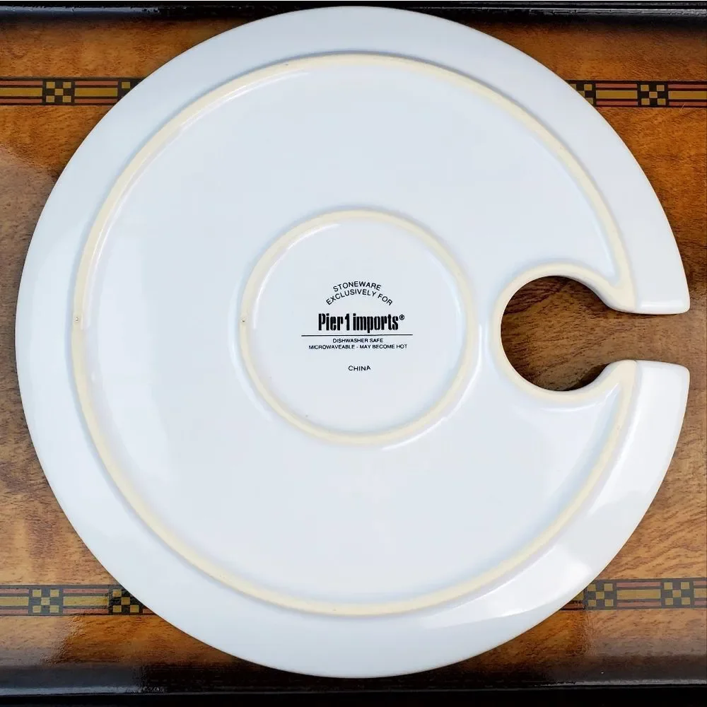 🔸️Pier 1 Imports White Wine Glass Stoneware Plates Set of 4